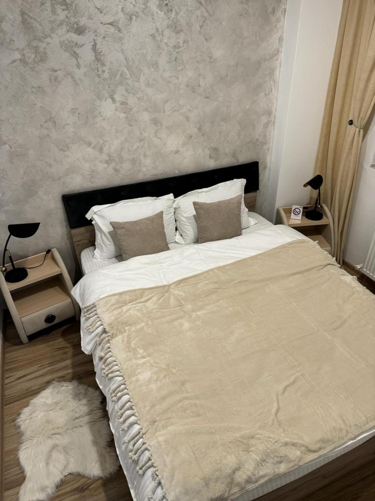 Luxury Young Residence 雅西 外观 照片